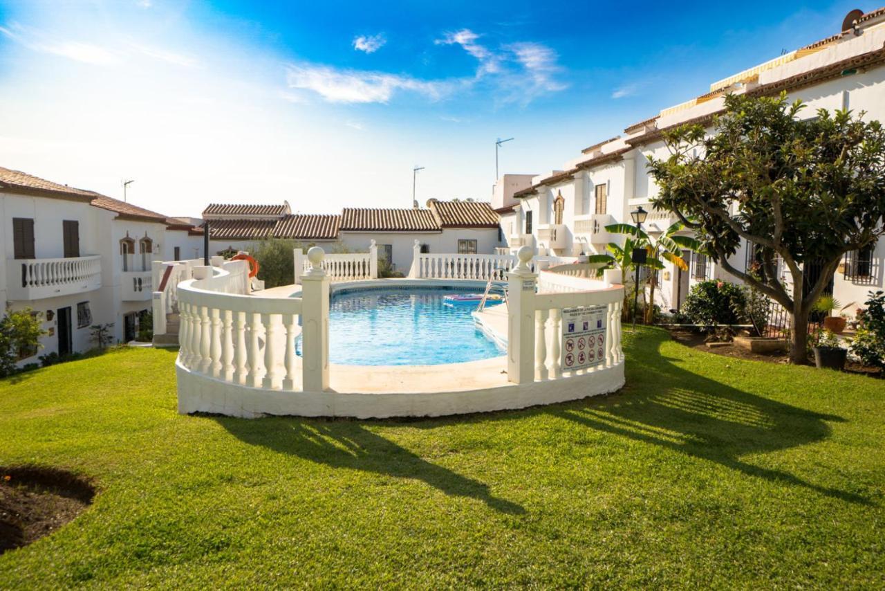 Hacienda 19 Menyber Apartment Nerja Exterior foto
