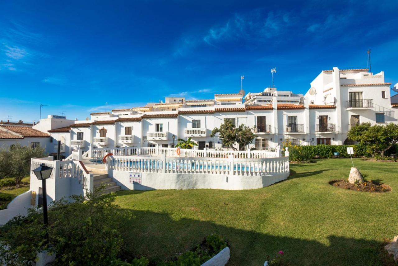 Hacienda 19 Menyber Apartment Nerja Exterior foto