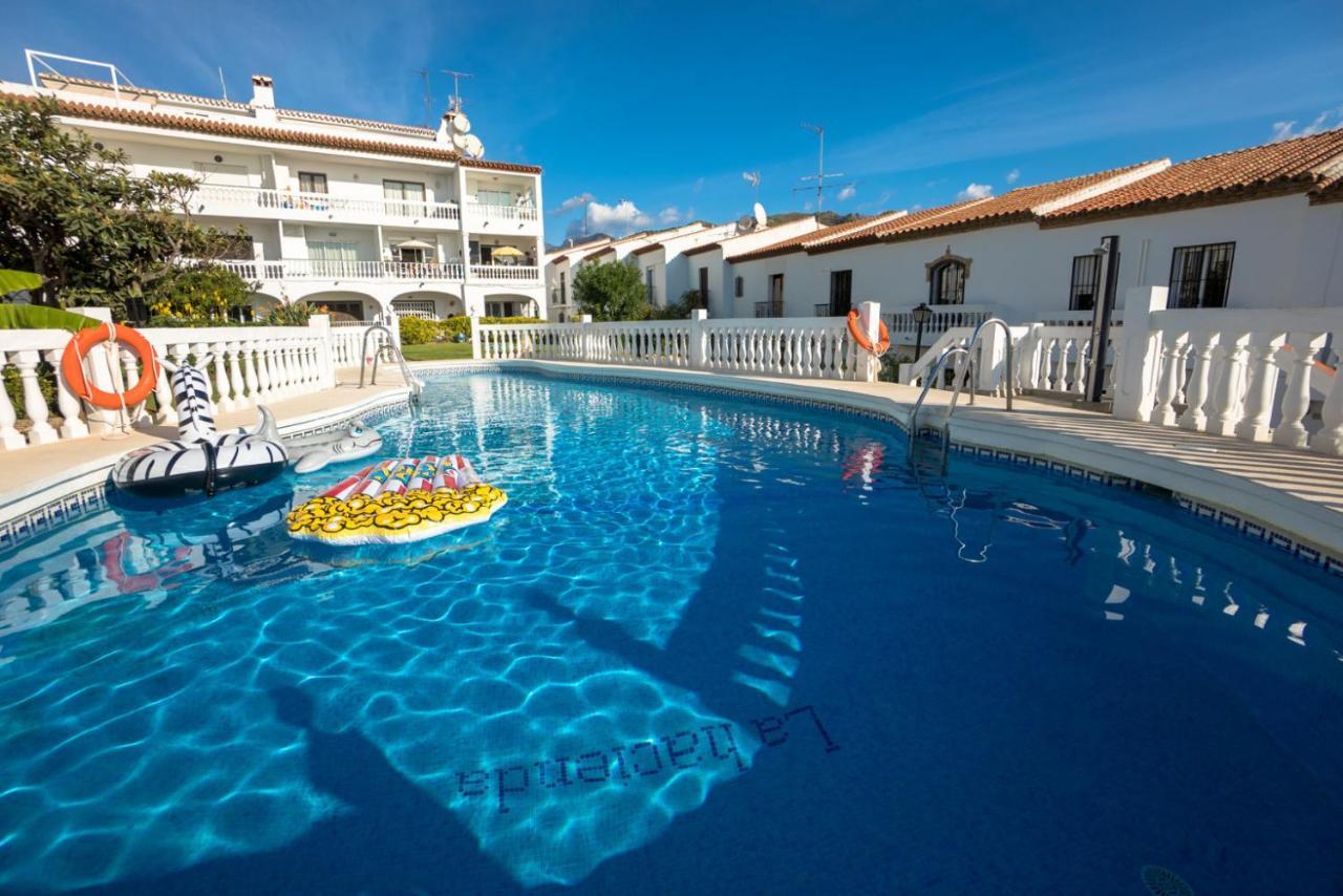 Hacienda 19 Menyber Apartment Nerja Exterior foto
